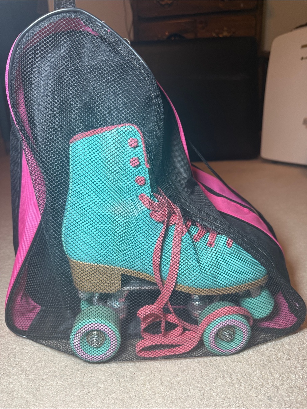 Impala Mint & Coral Quad Roller Skates with Protective Gear and Pink Skate Bag - Picture 16 of 16